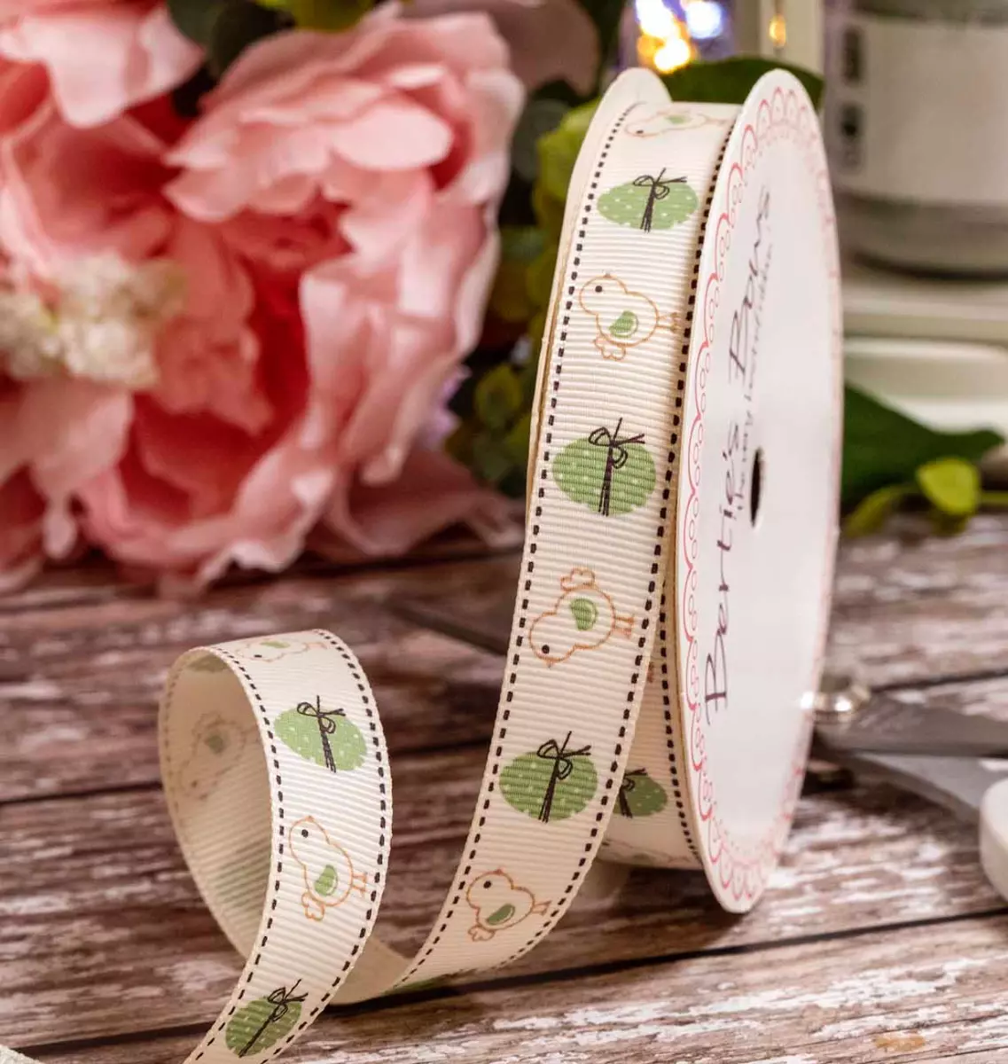 Hen and egg ribbon in ivory & green