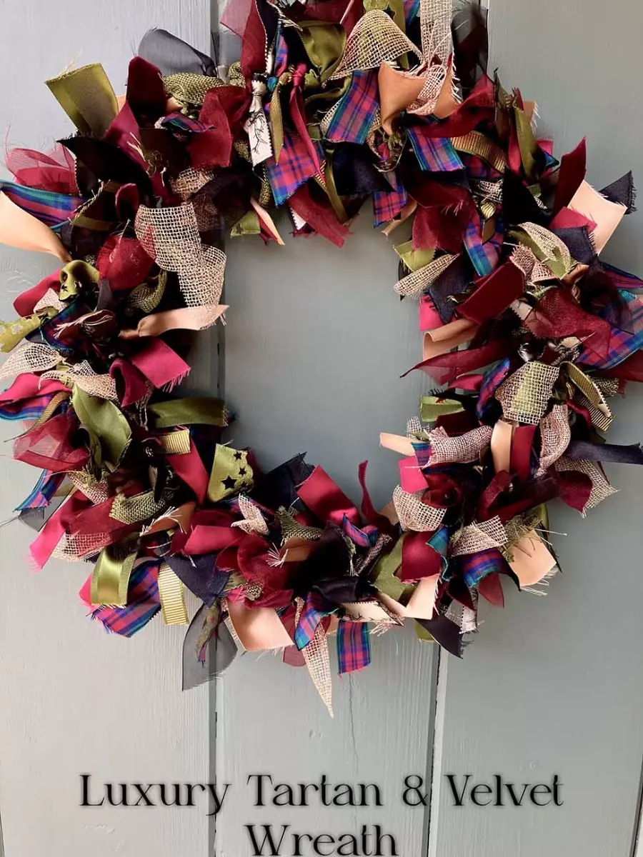 luxury_tartan_and_velvet_wreath